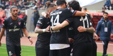 tff-2-lig-mersin-idmanyurdu-futbol-as-2-elazigspor-3-JtQKjZQO.jpg